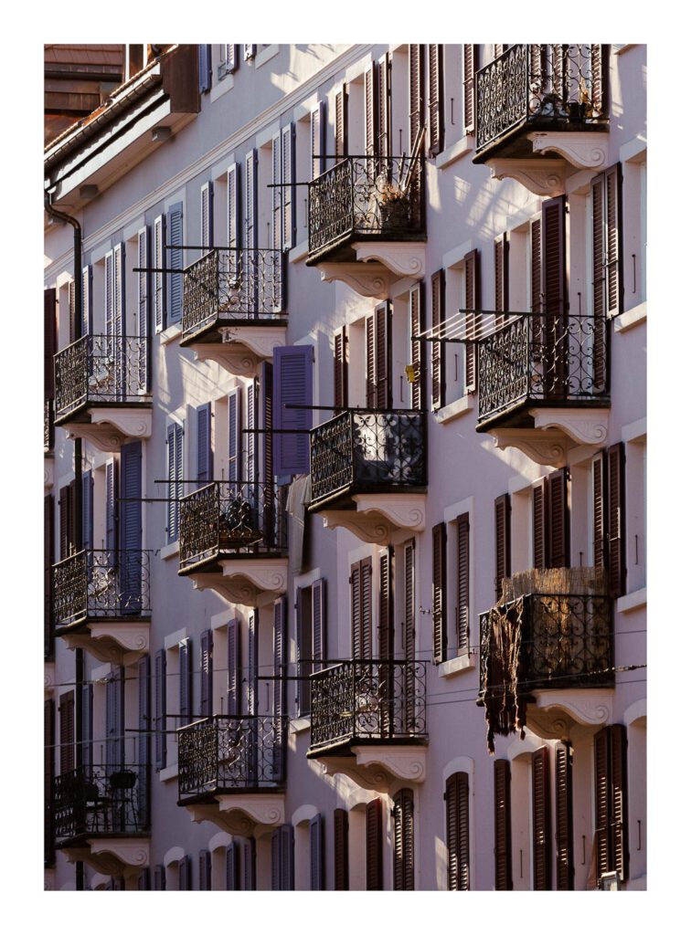 Balcons dans une rue du Nord