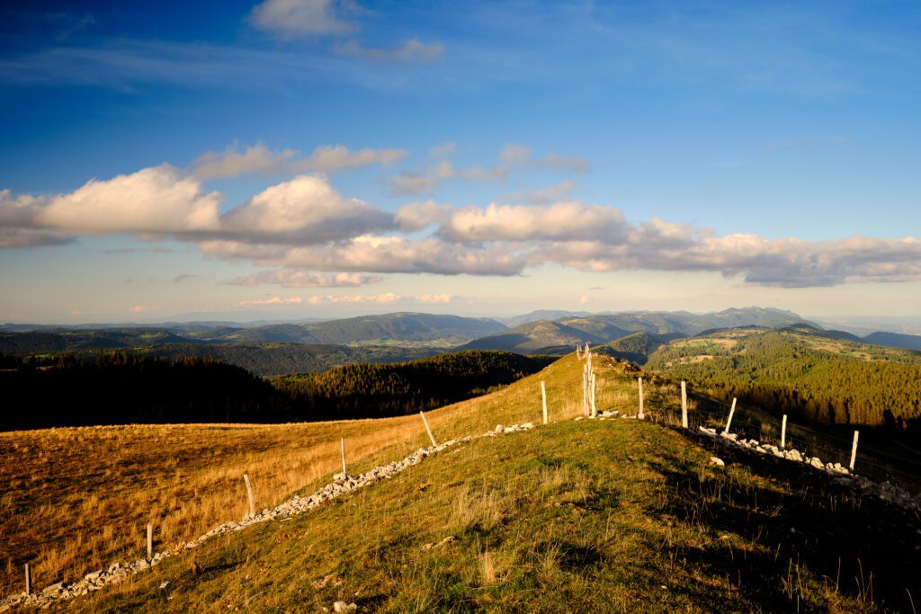 Les monts et vallées du jura bernois vu depuis Chasseral