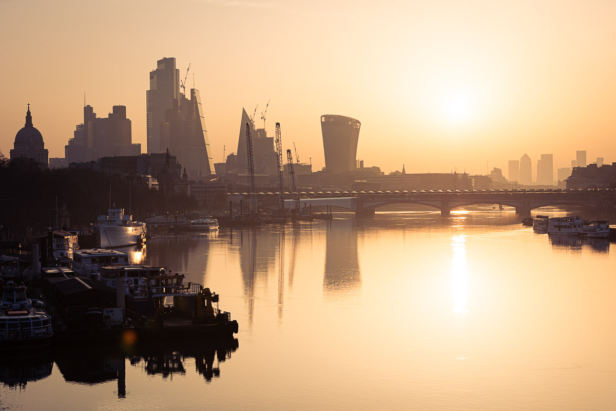 Londre tôt le matin Lever de soleil sur Londres