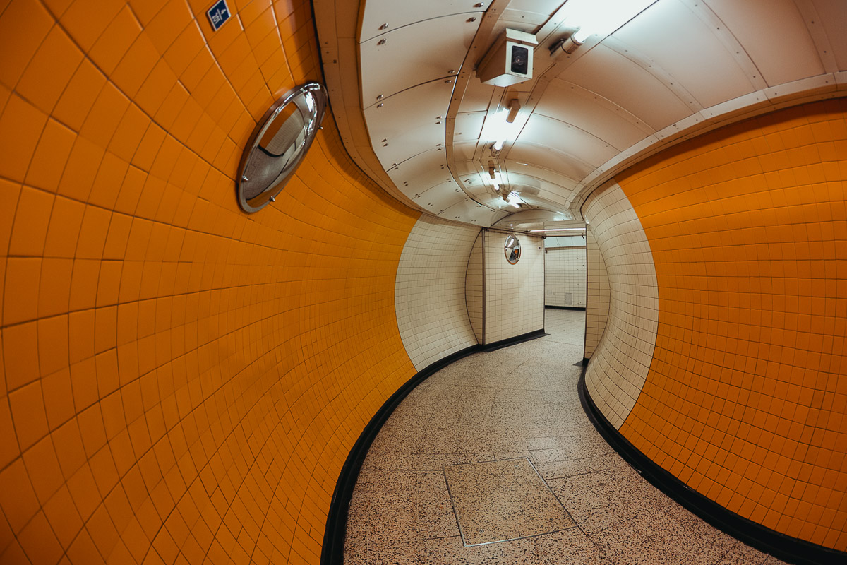Métro Londonien Couloirs de métro à Londres